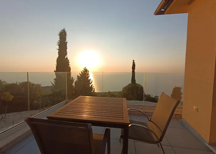 Villa Point Of View Cassiopeia Drymon